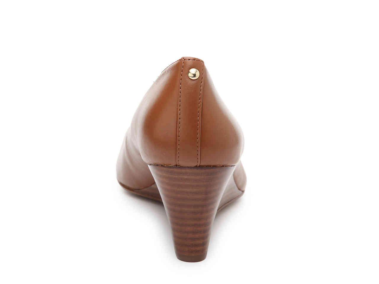 naturalizer emily wedge