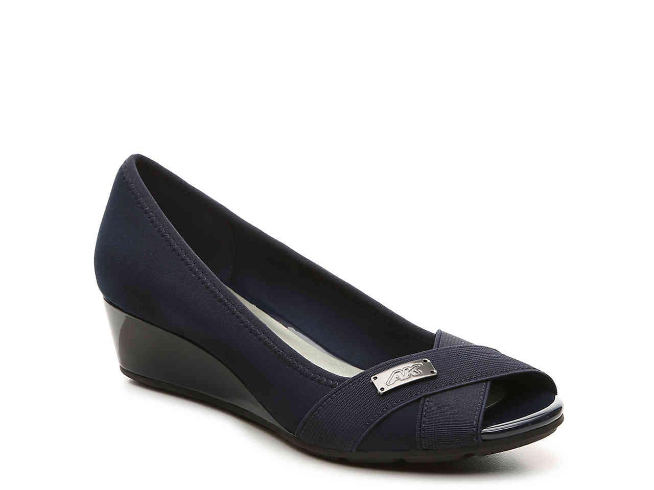 anne klein navy blue pumps