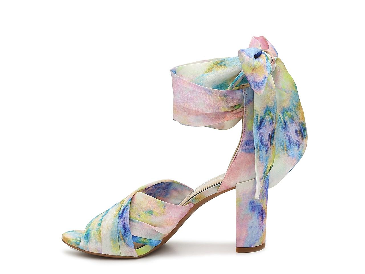 tory burch miller zip continental wallet