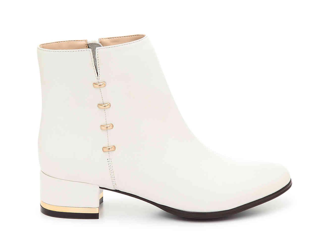 vaneli adelle bootie