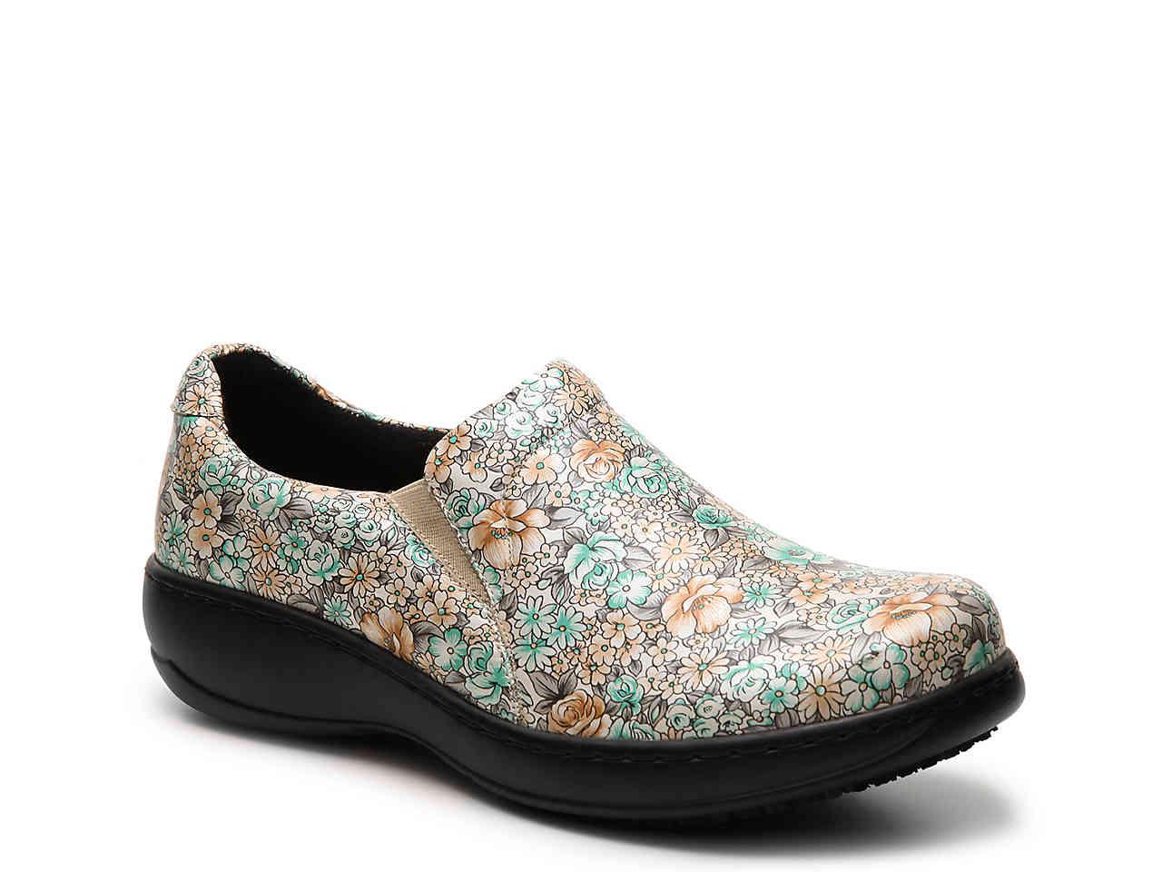 spring step professional winfrey flutter women's work clogs