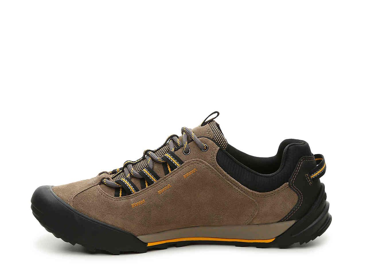 Clarks Suede Outlay Peak Walking Shoe in Taupe (Brown) for Men - Lyst