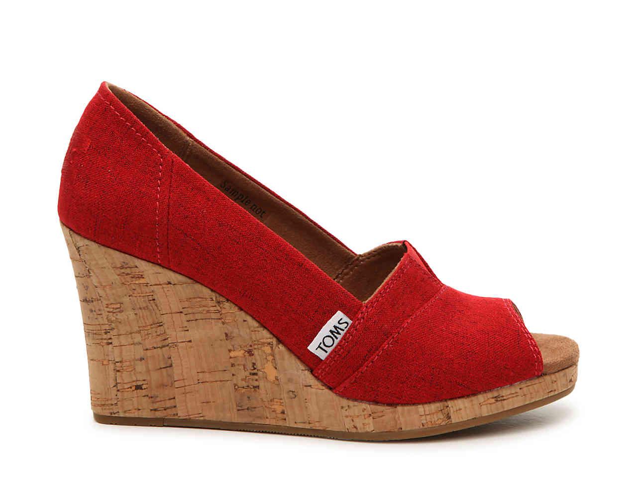 TOMS Canvas Classic Wedge Pump in Red - Lyst