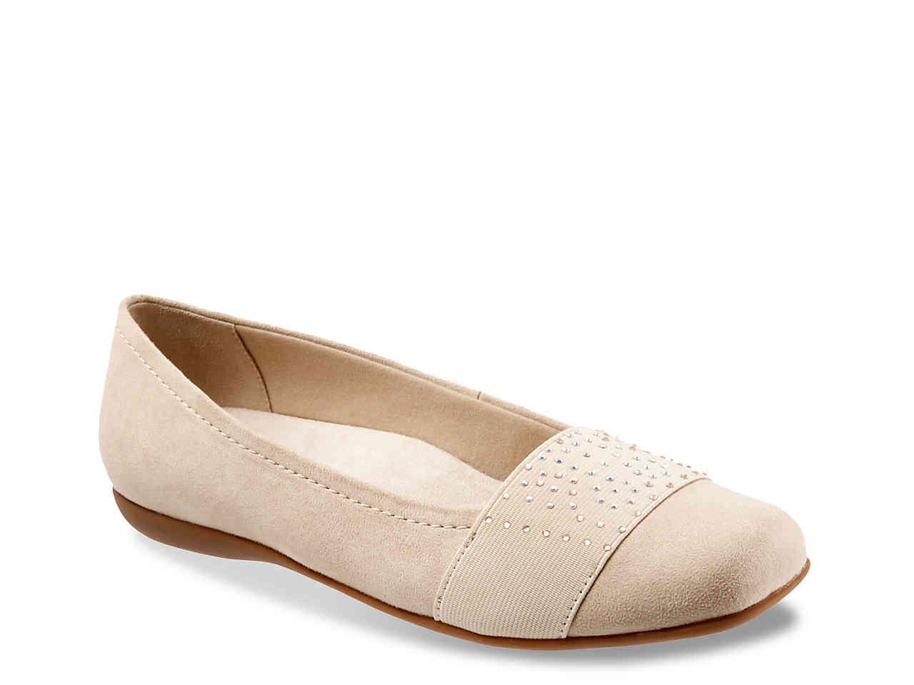 natural ballet flats