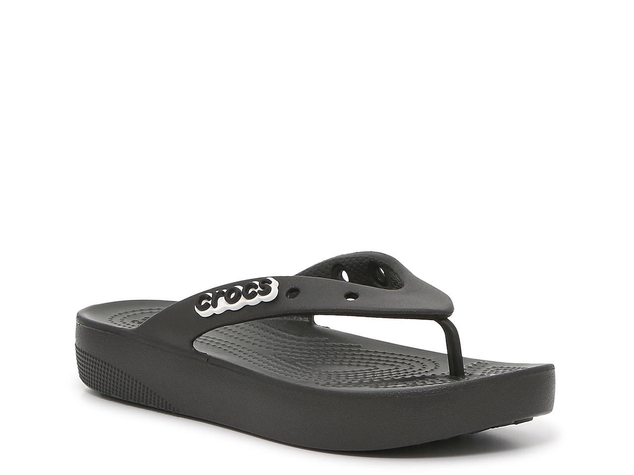 Crocs™ Classic Platform Flip Flop in Black Lyst