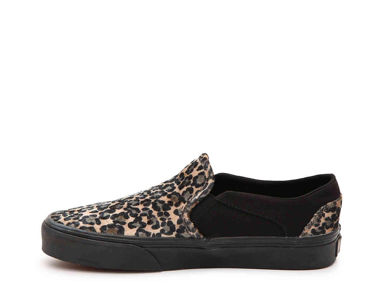 Vans Velvet Asher Slip-on Sneaker in Tan/Black Leopard Print - Lyst