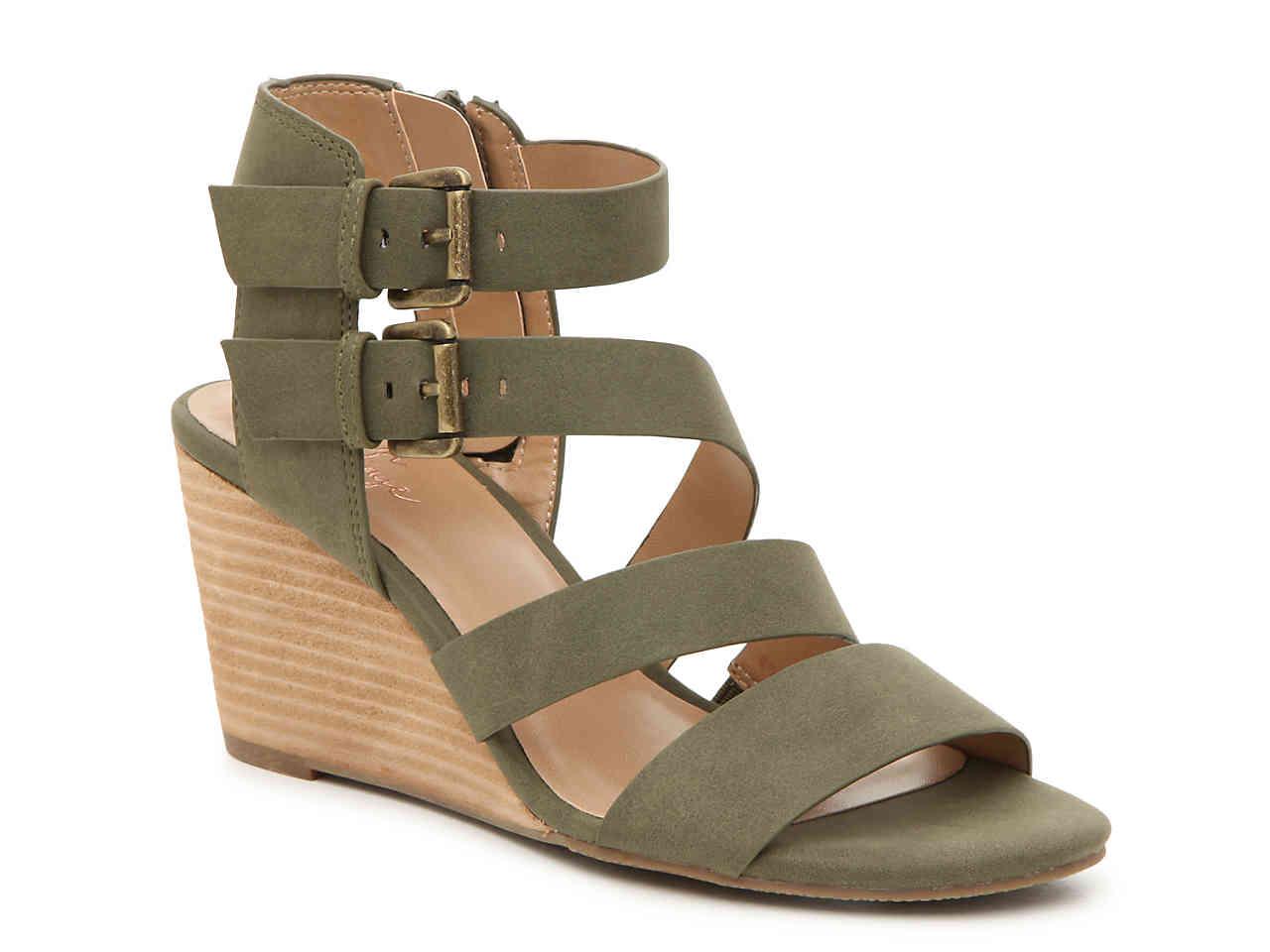 crown vintage wedges