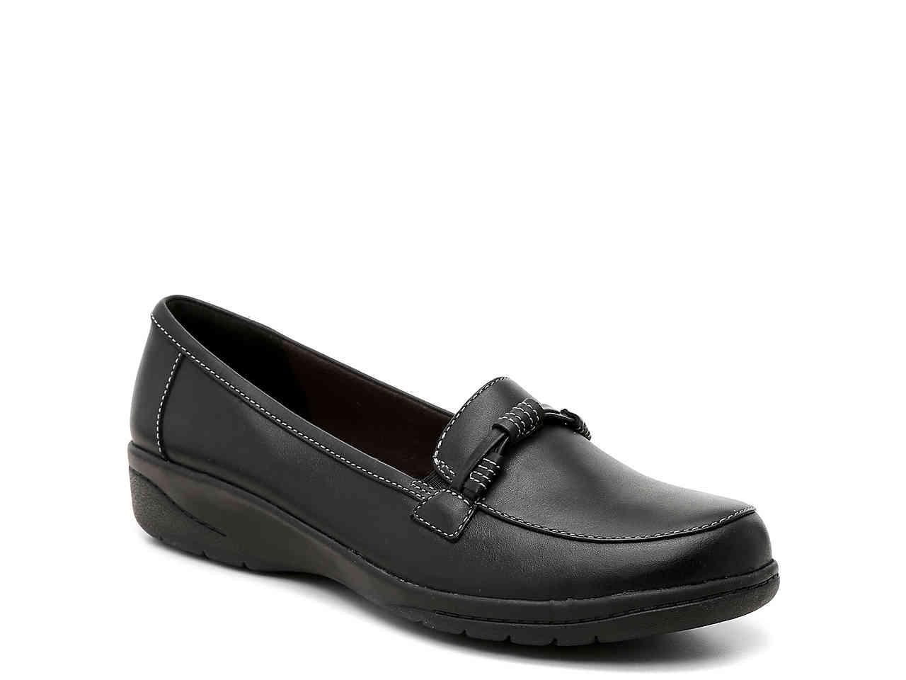 clarks women's cheyn onyx loafer flat