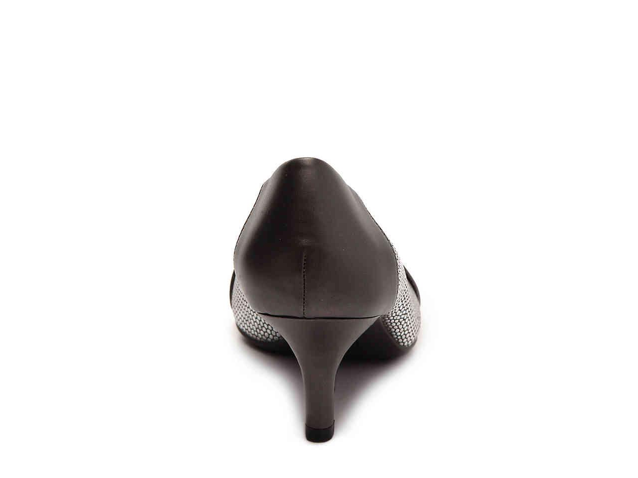 Anne Klein Finn Pump in Metallic Lyst