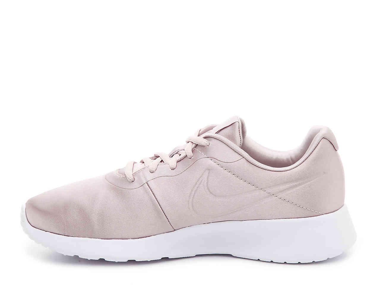 nike tanjun satin