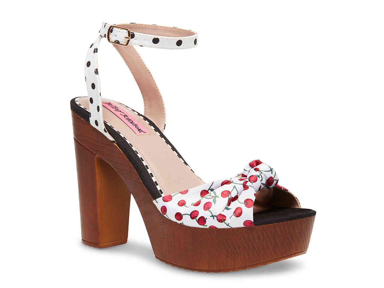 betsey johnson nellie platform sandal