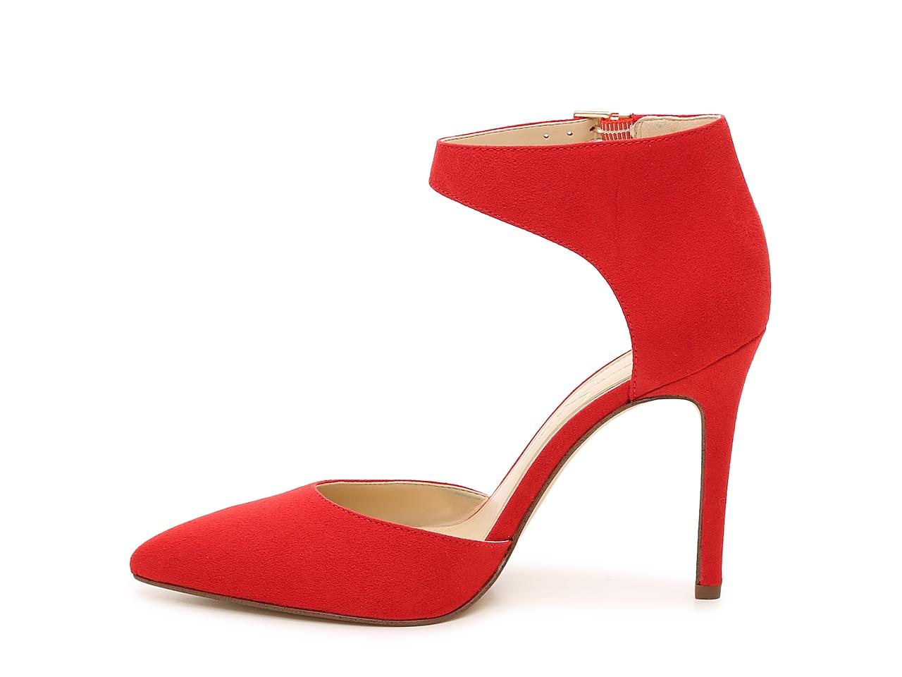 jessica simpson postrie pump