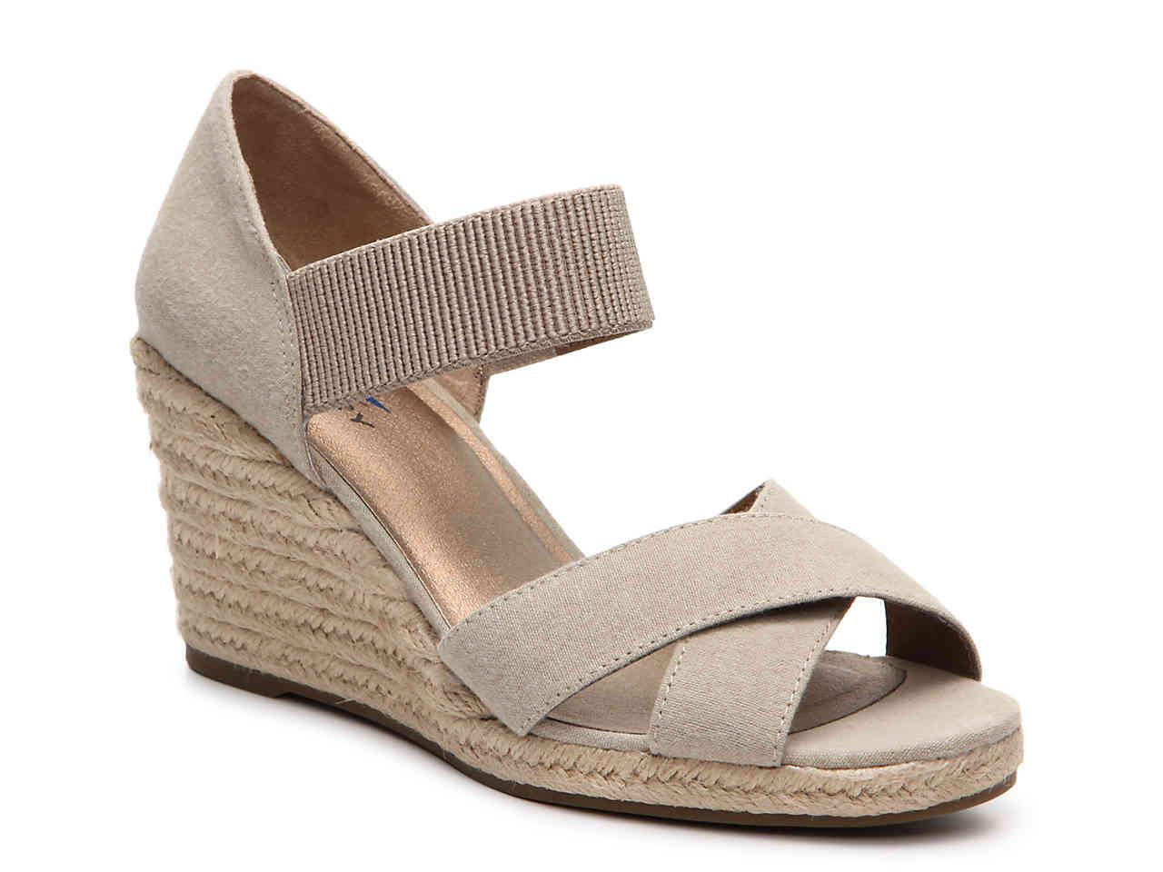 life stride velocity with memory foam sandals