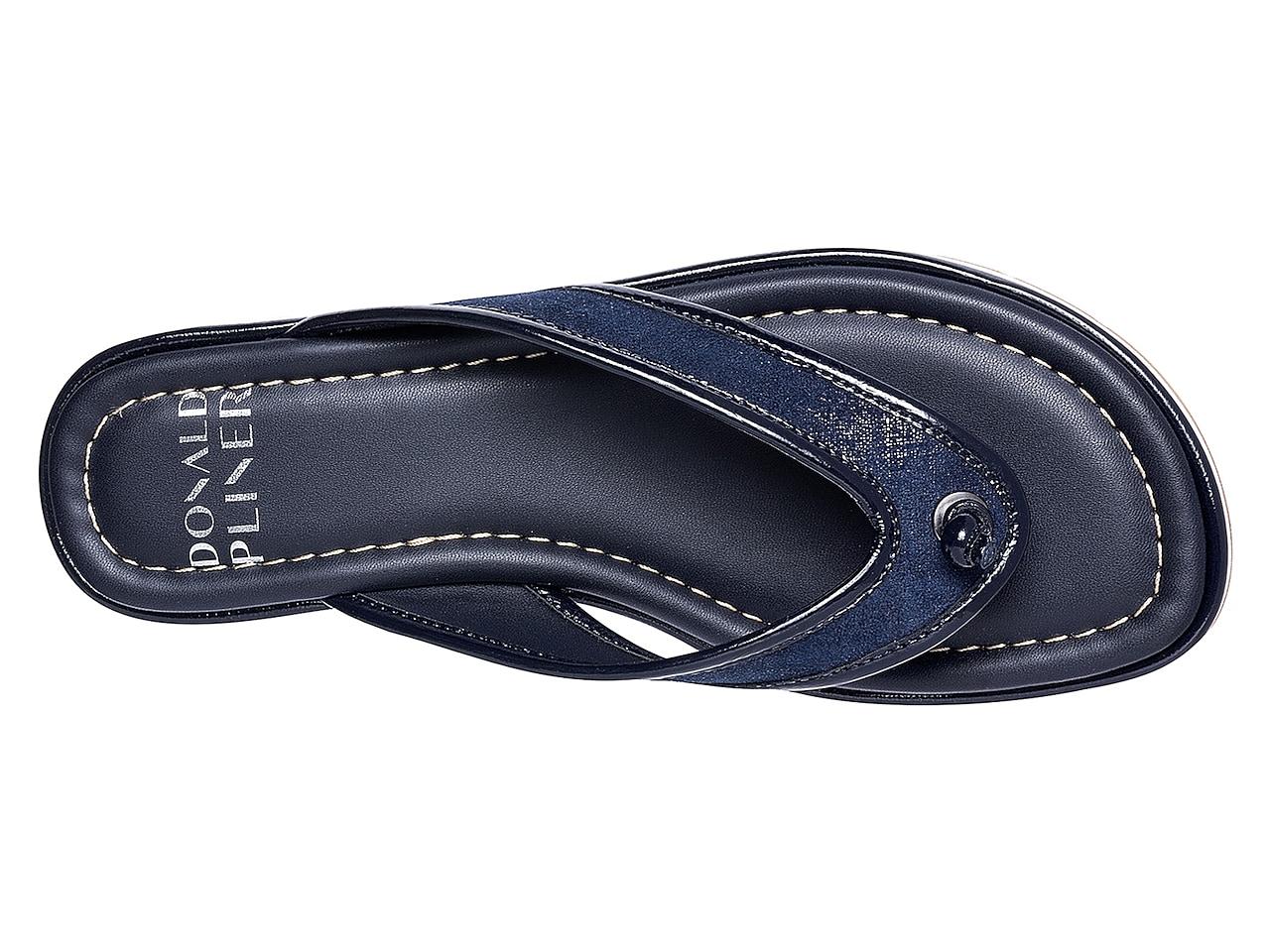 Donald pliner navy sandals deals
