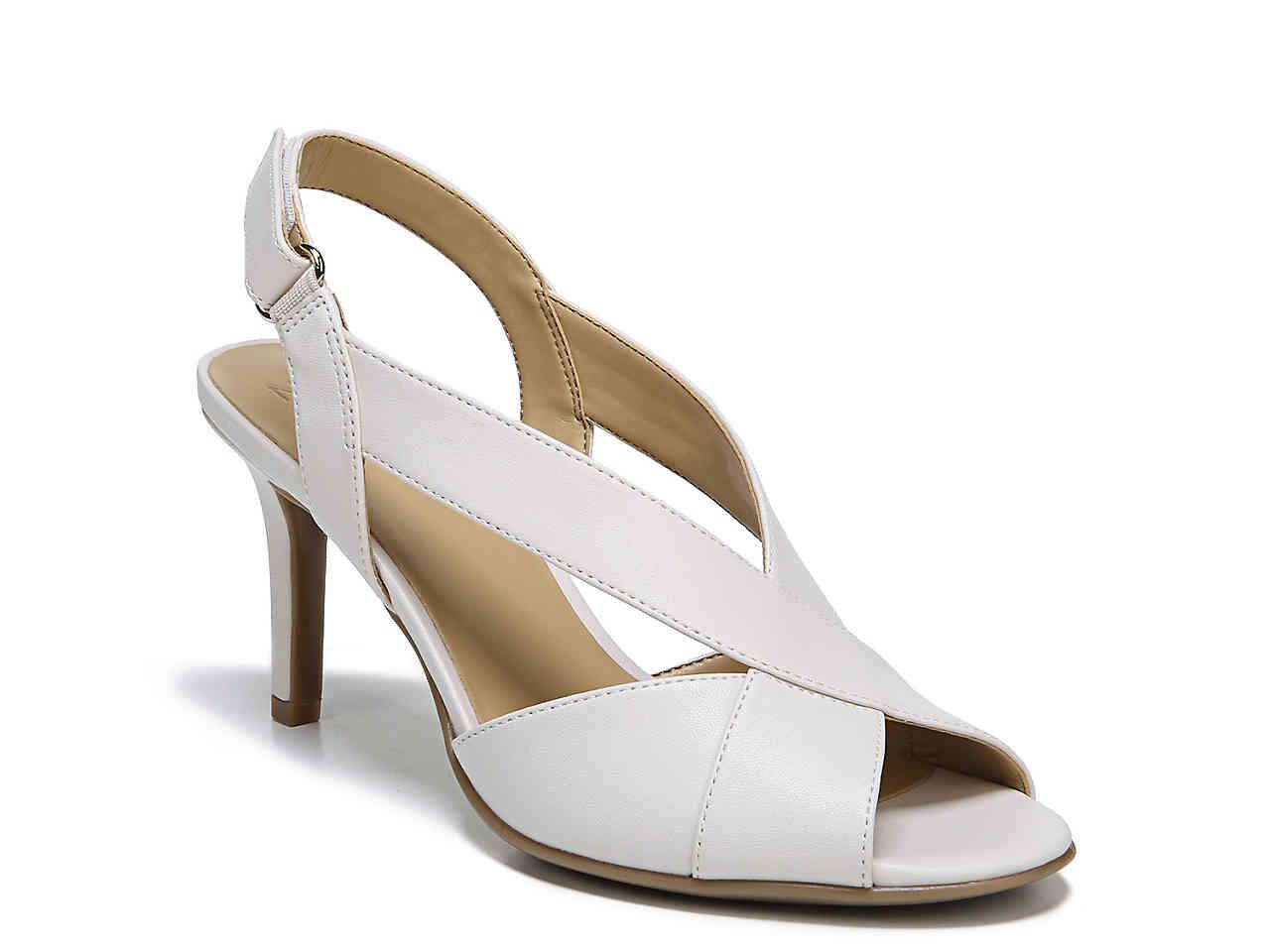 naturalizer barrie sandal