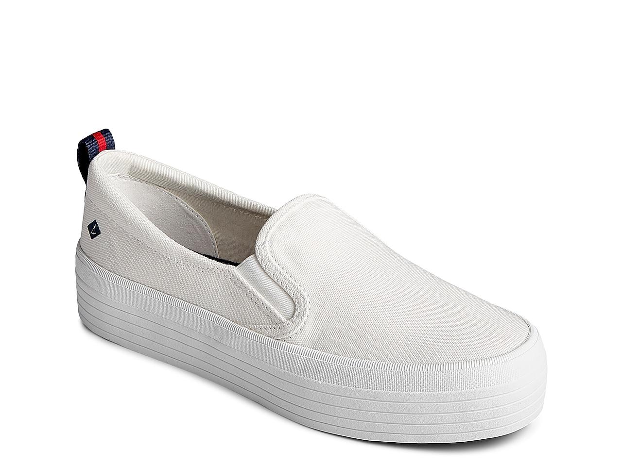 sperry crest slip on