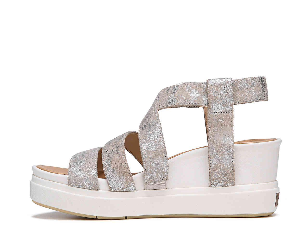 dr scholls social wedge sandal