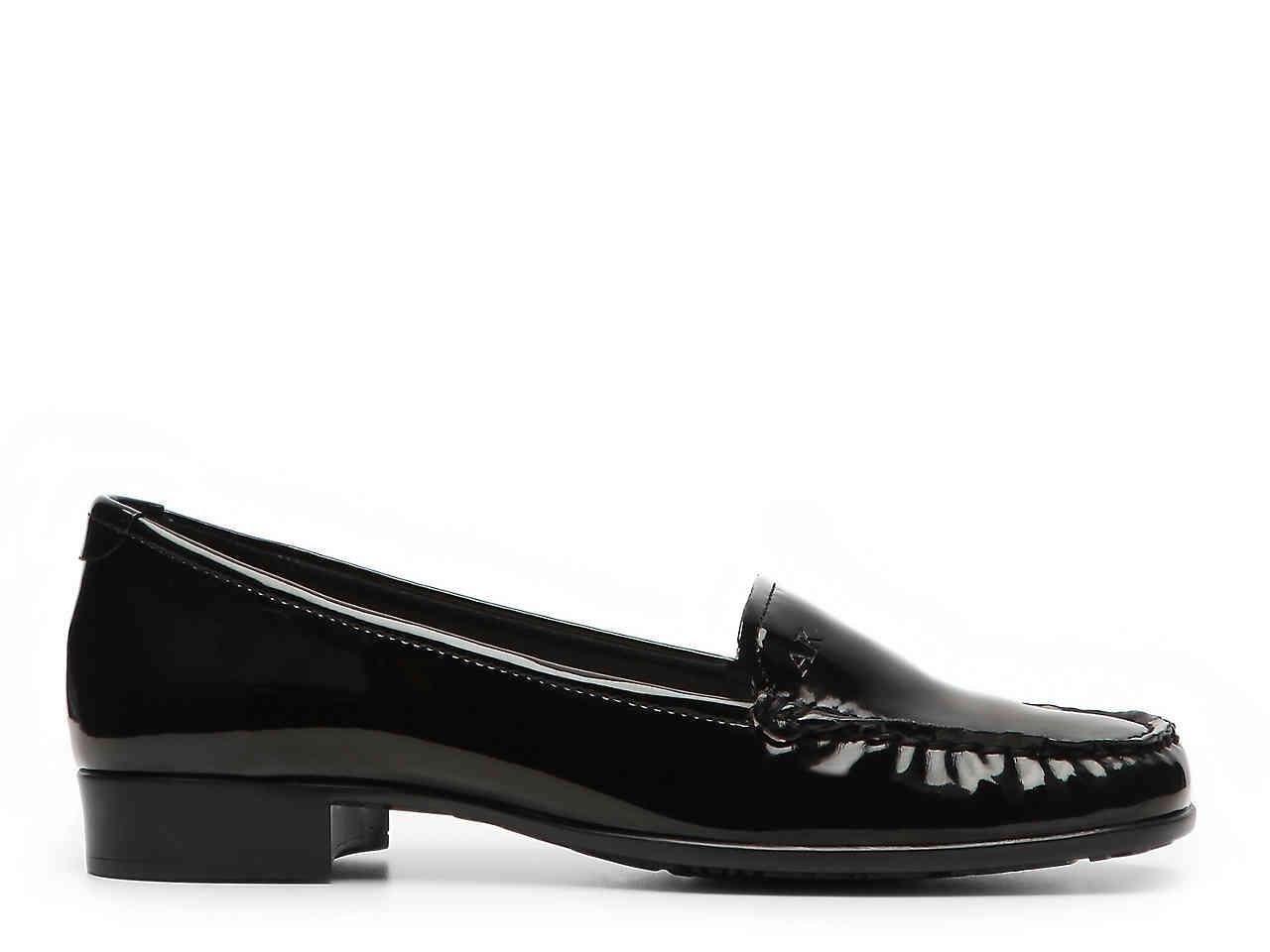 Anne Klein Leather Vama Patent Loafer in Black - Lyst
