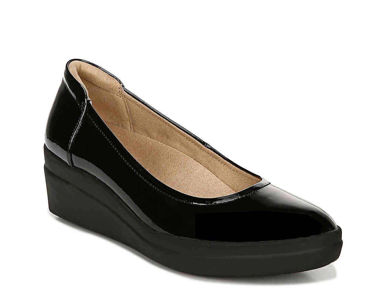 Naturalizer Sam Wedge Pump in Black - Lyst