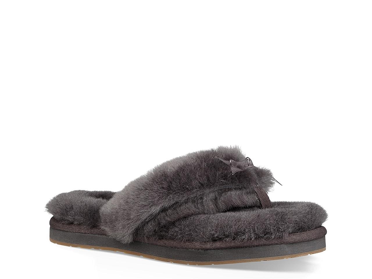 ugg fluff flip flops