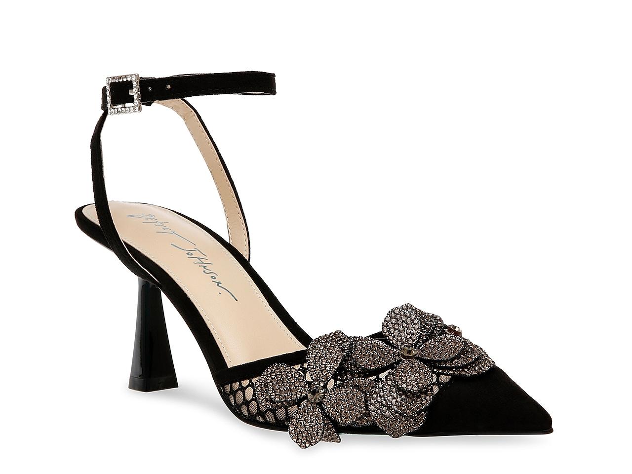 averi pump betsey johnson