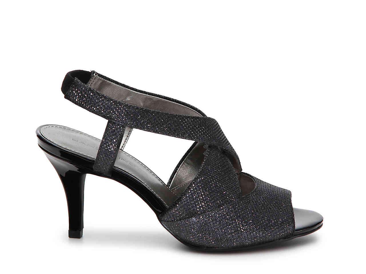 bandolino malorie wishbone sandal