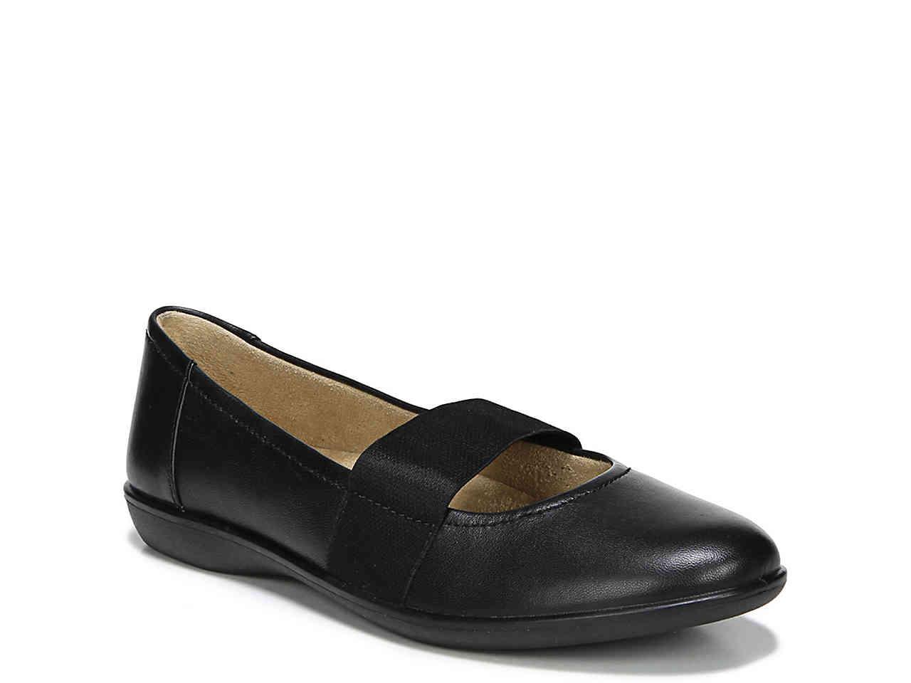 naturalizer fia flat