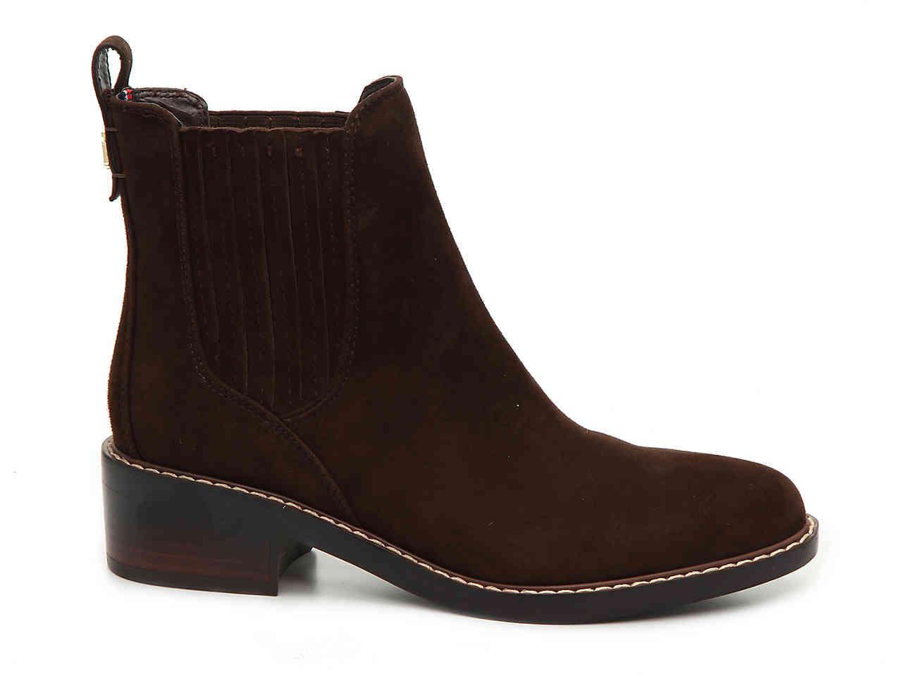 Tommy hilfiger wezley chelsea best sale boot