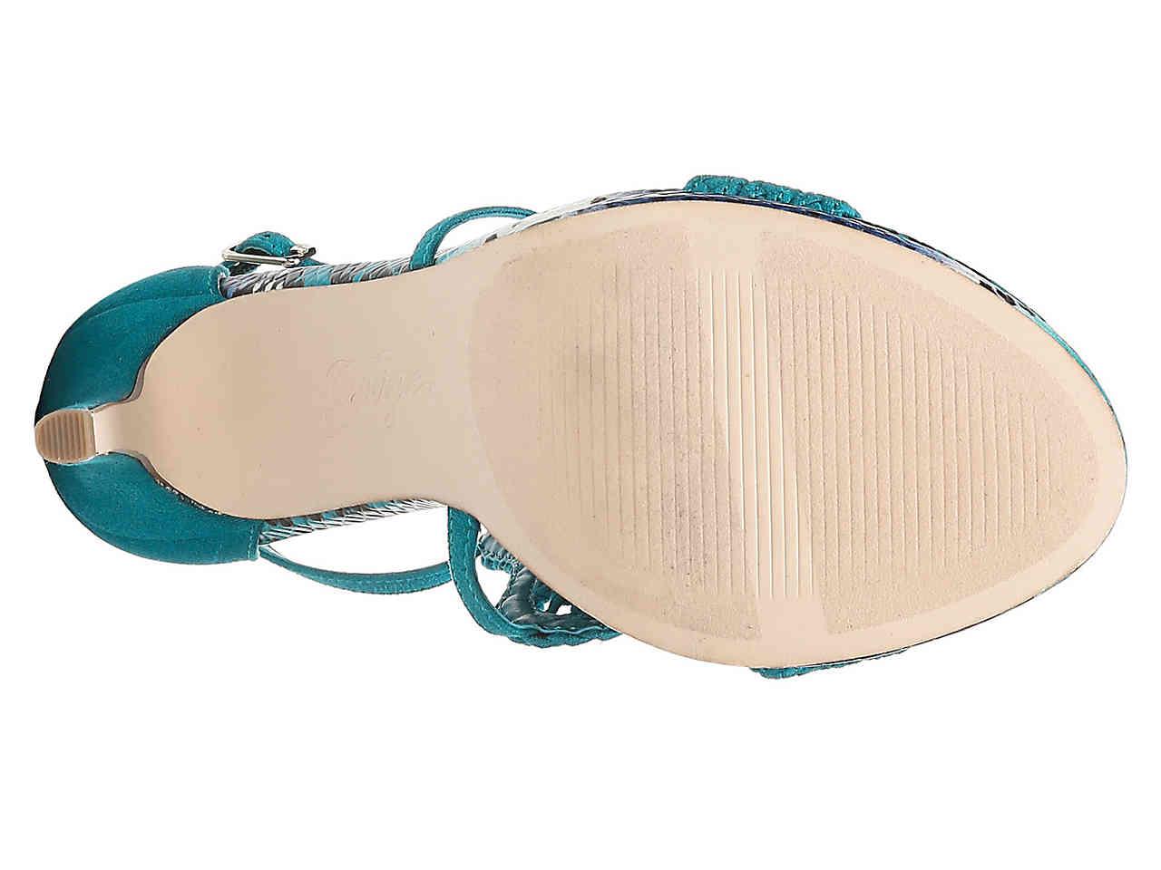 fergie catalina heels