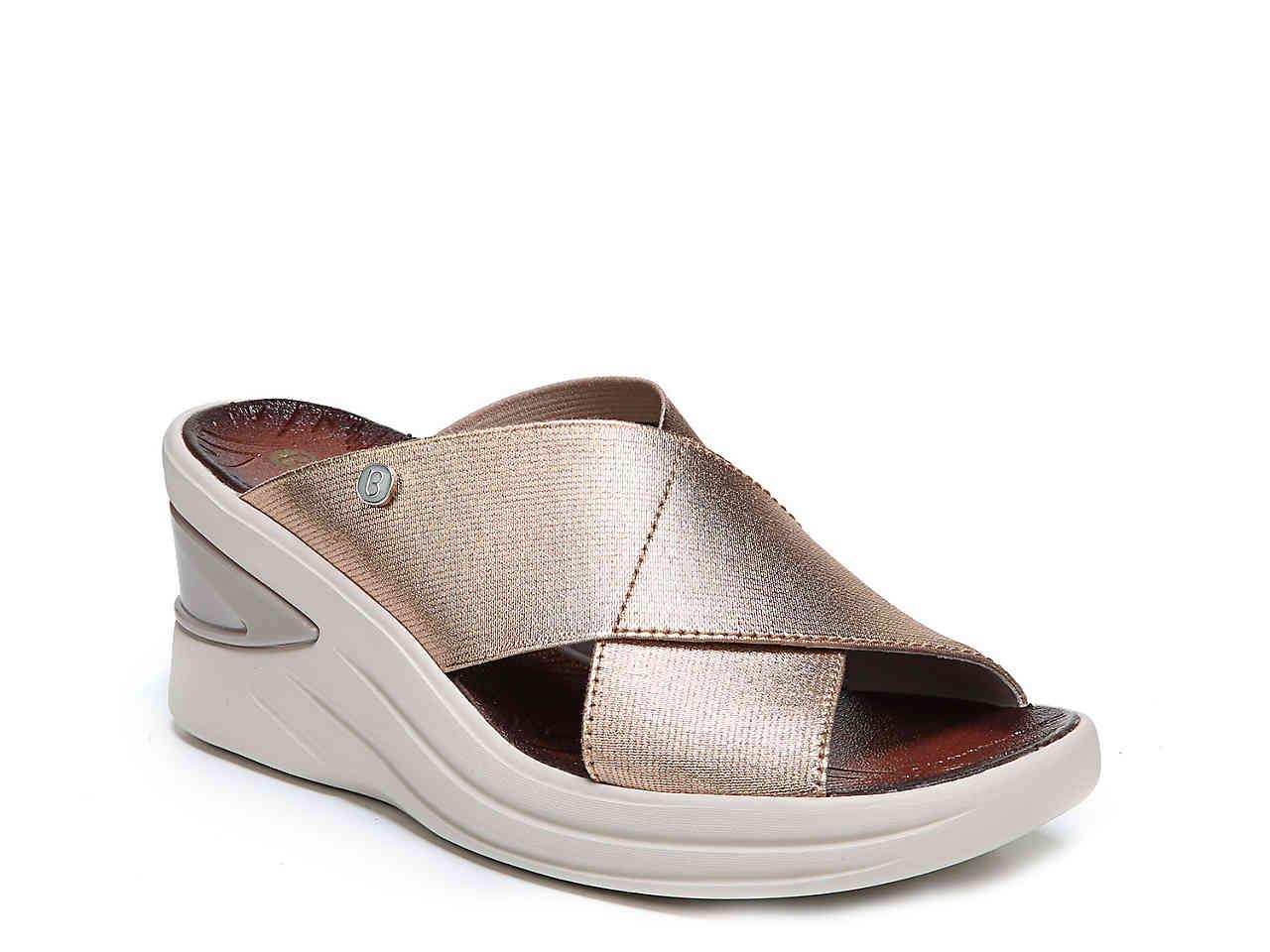 Bzees Vista Wedge Sandal in Metallic | Lyst