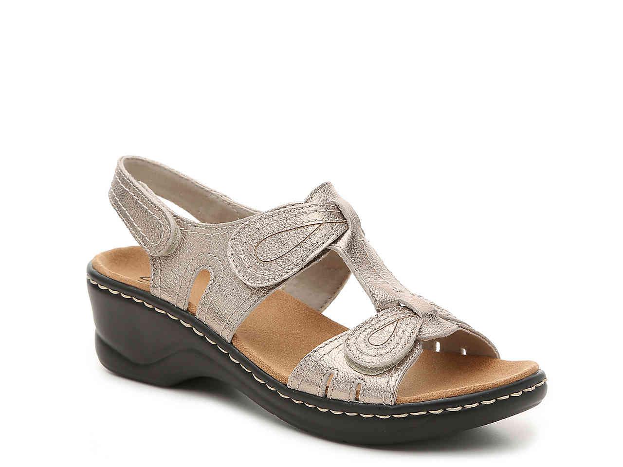Clarks Leather Lexi Walnut Wedge Sandal in Gold Metallic (Metallic) Lyst