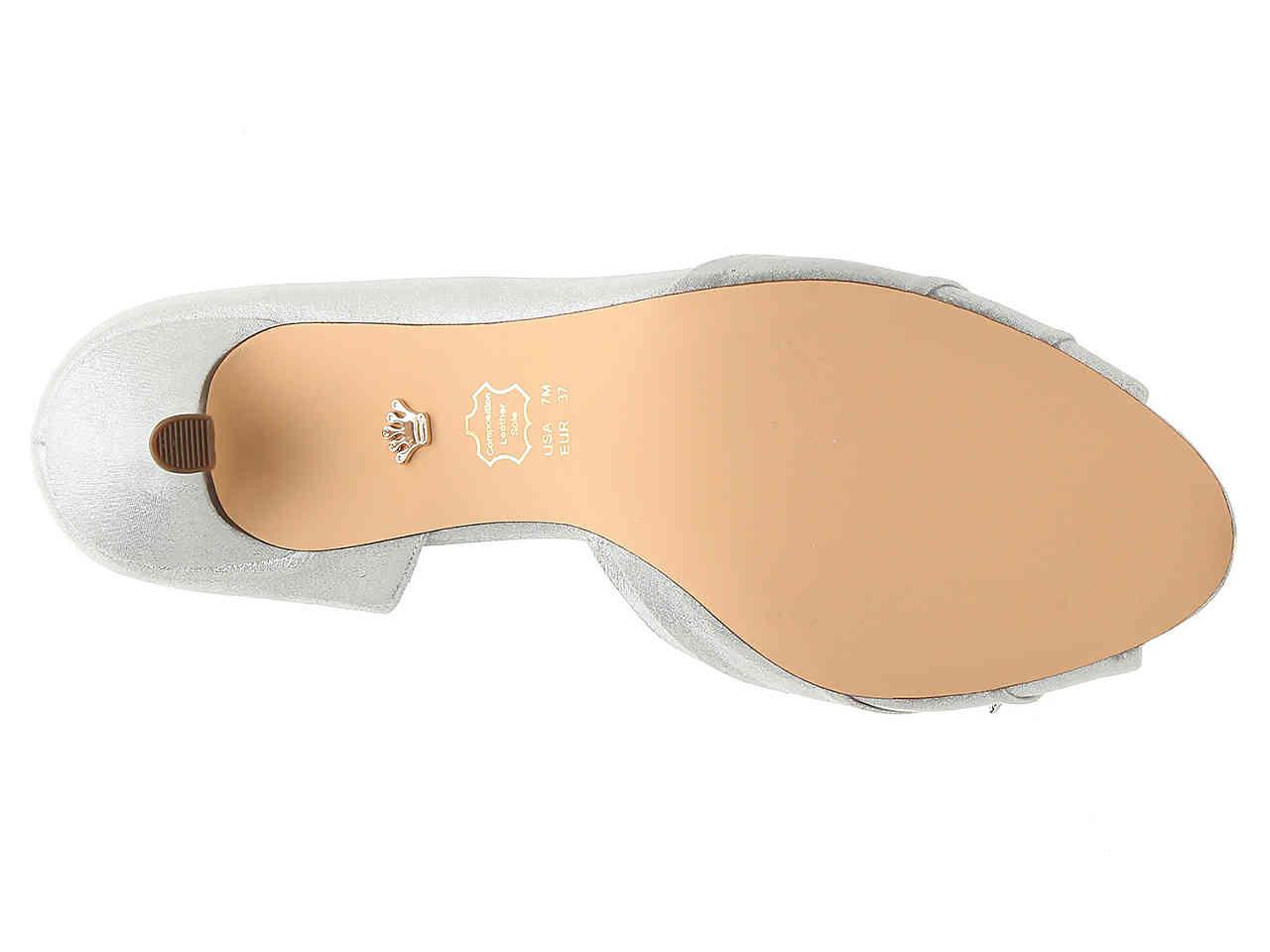 nina cyrene pump