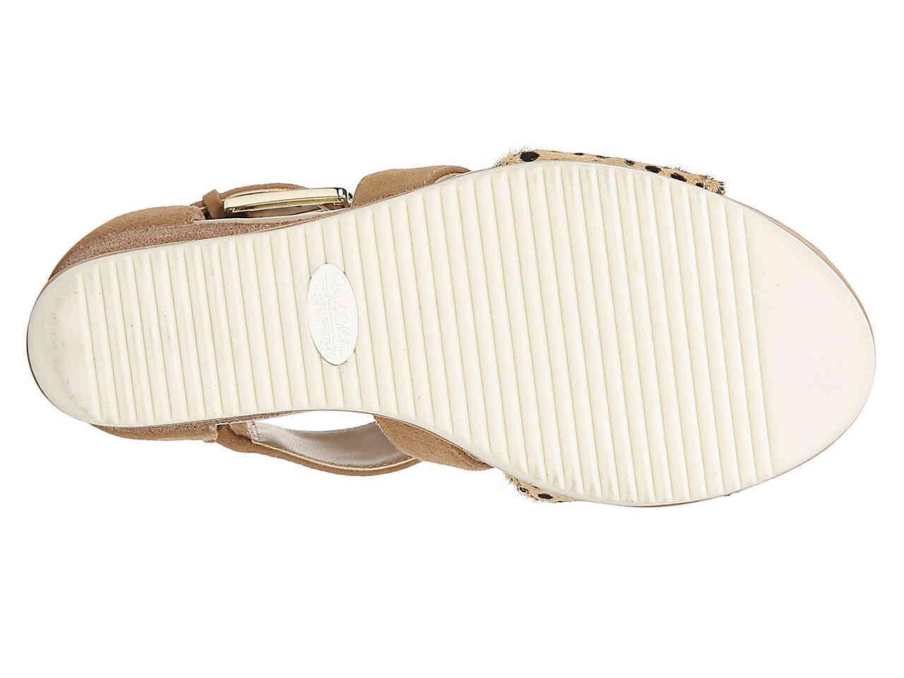 dr scholl's escape sneakers