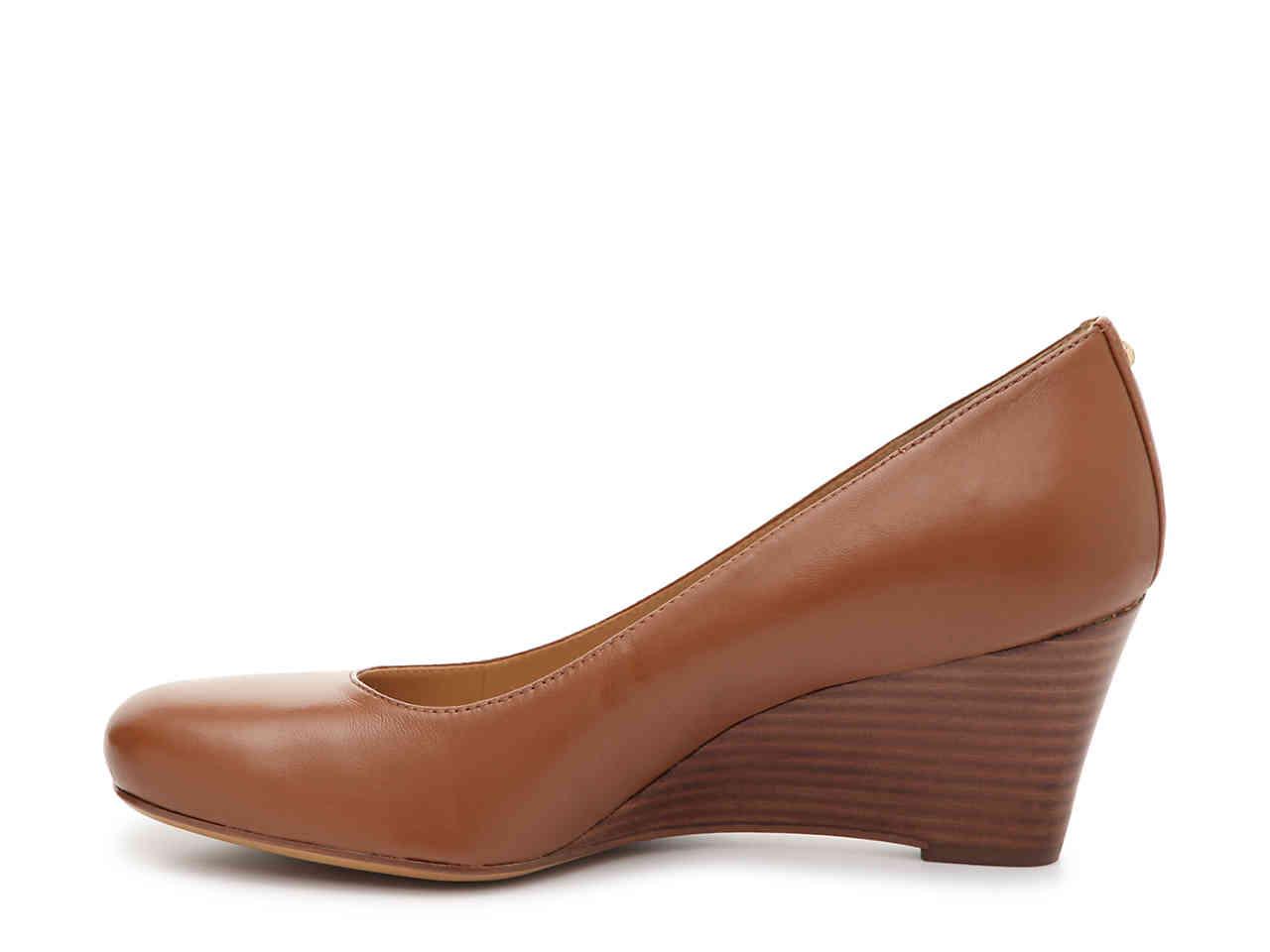 naturalizer emily wedge pump