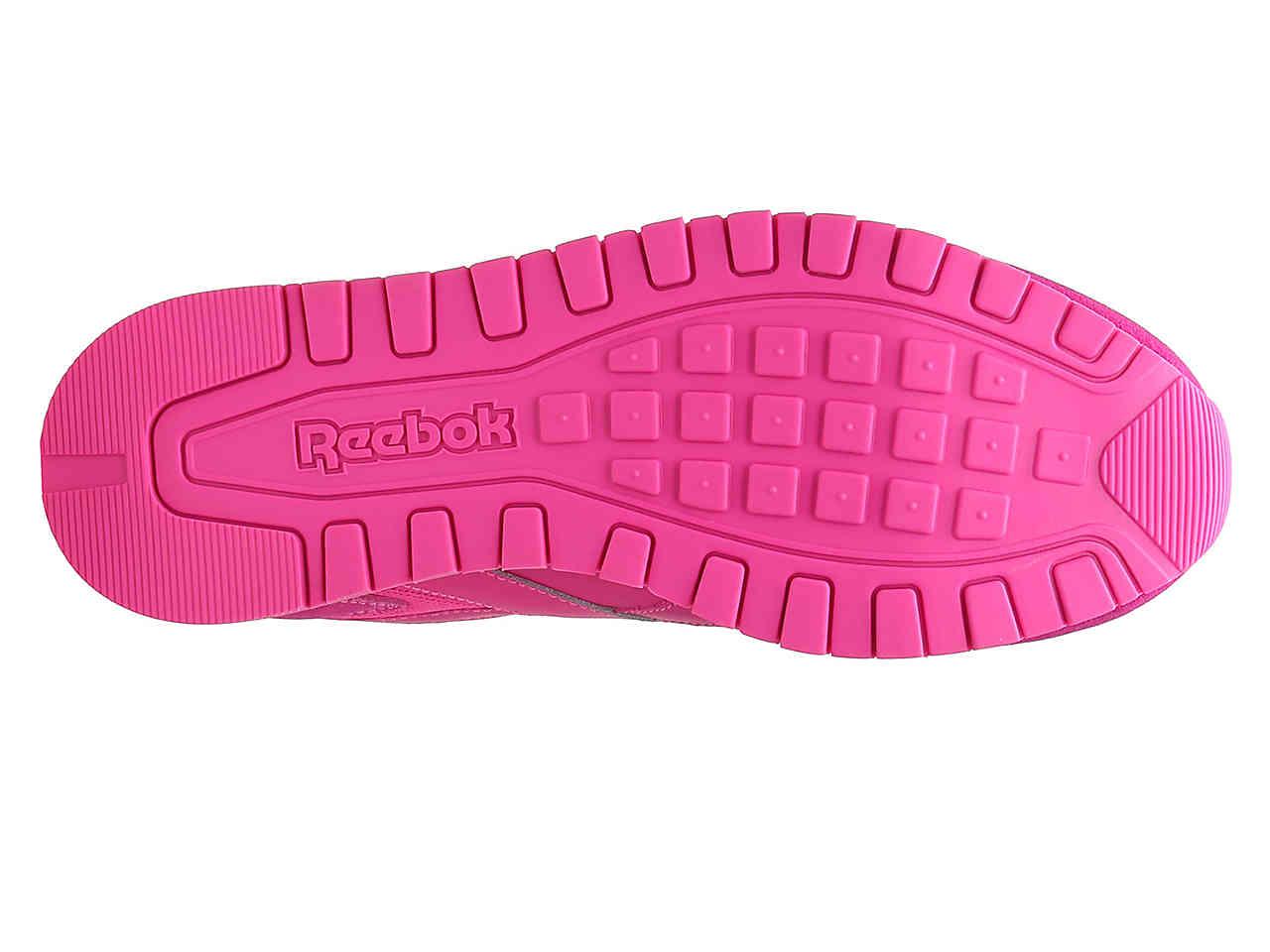 hot pink reebok shoes