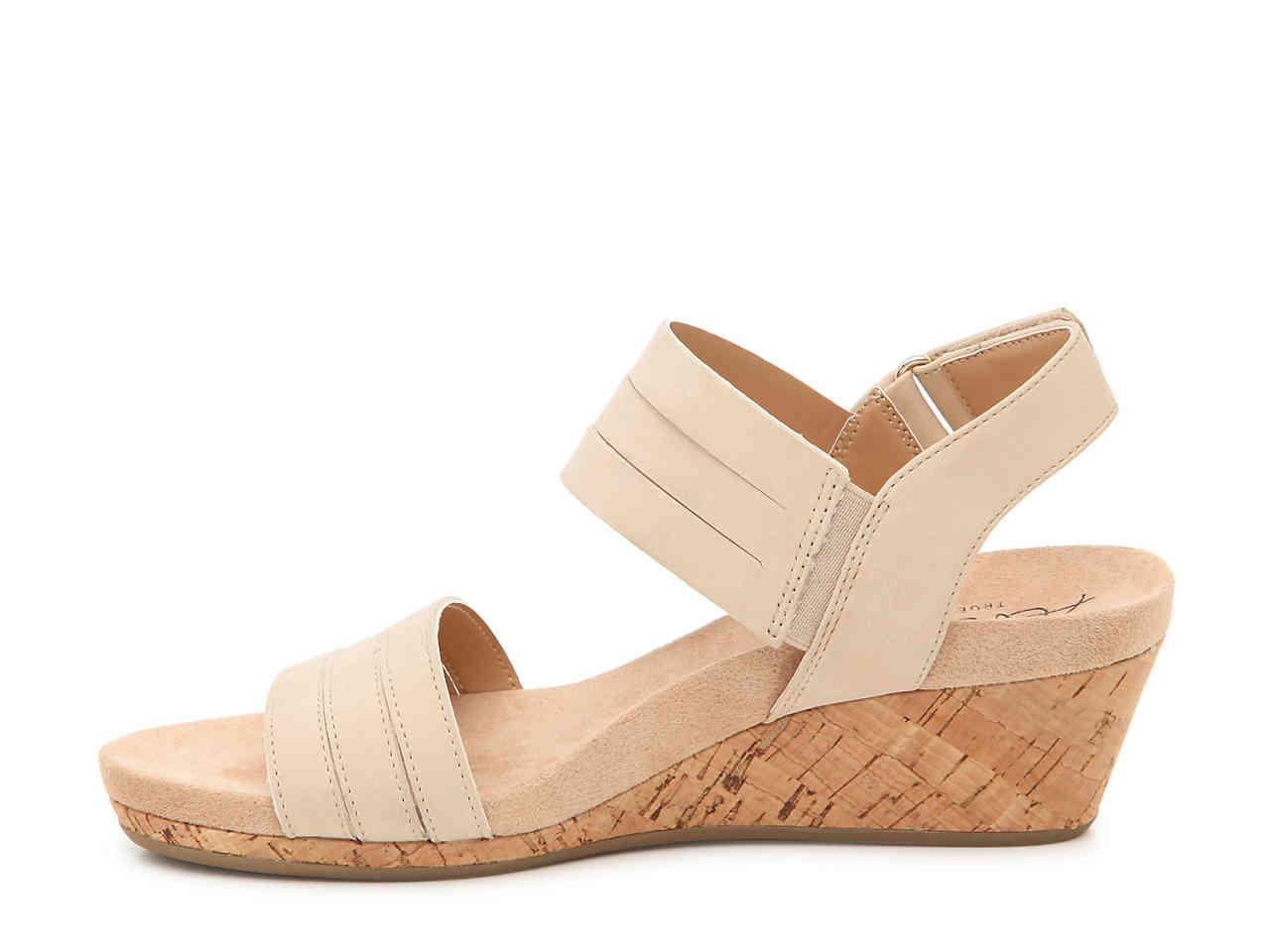 abella mantra wedge sandal