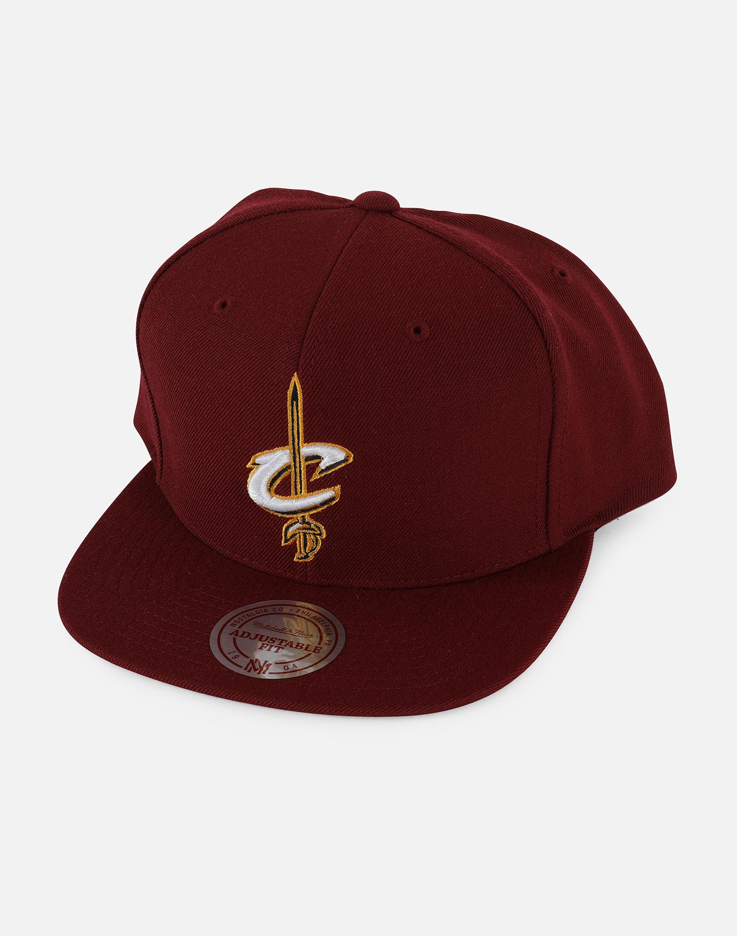 Mitchell & Ness Nba Cleveland Cavaliers Basic Logo Snapback Hat in ...