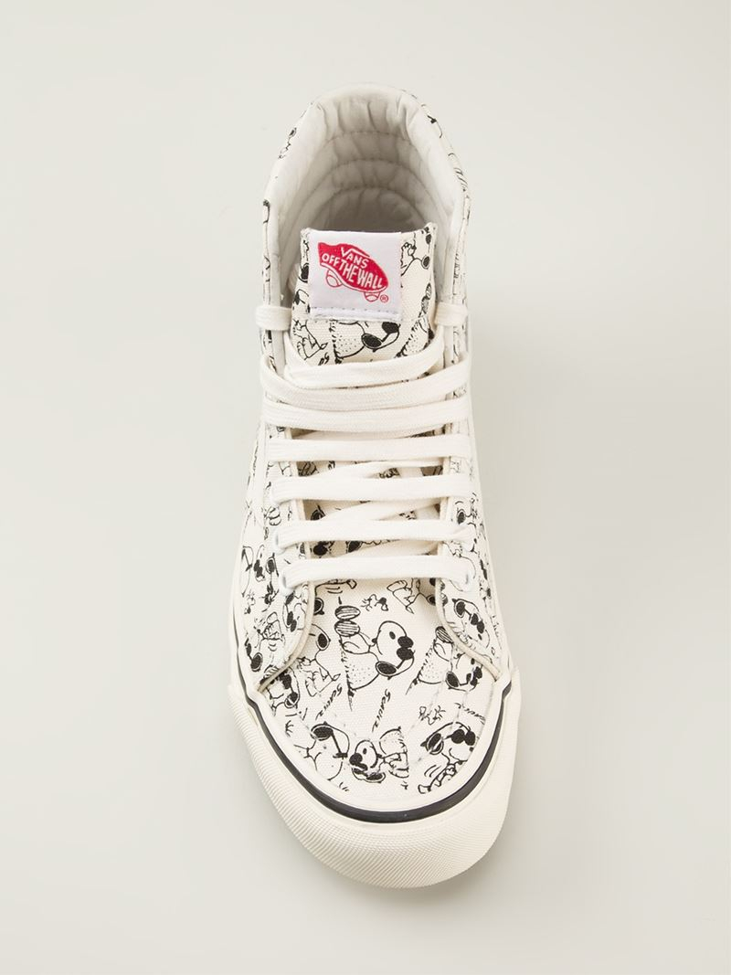 Vans snoopy deals sneakers