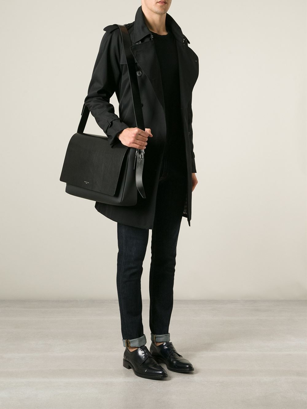 Givenchy Classic Messenger Bag in Black for Men | Lyst