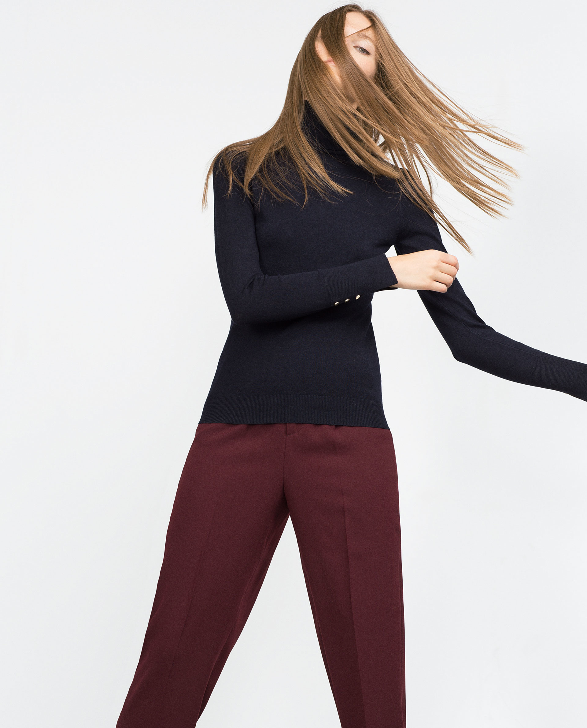 Blue polo neck jumper Banana Republic Women’s Navy Blue cashmere polo neck jumper, size medium. This is a very soft jumper. This is a shorter fitting jumper, with a larger ribbed hem.