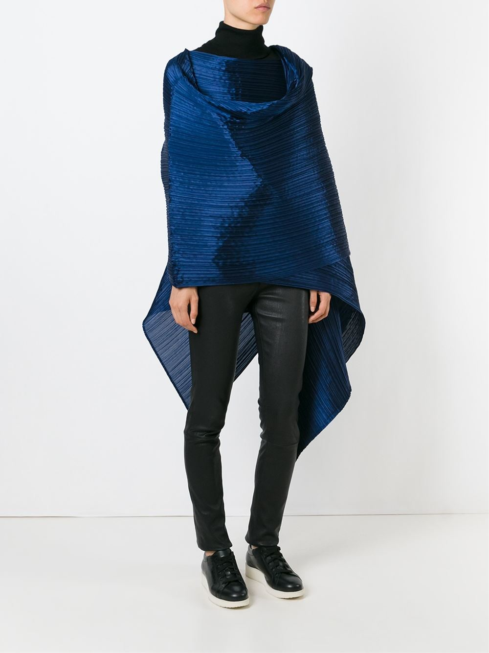 Pleats Please Issey Miyake Large Wrap Around Scarf in Blue | Lyst