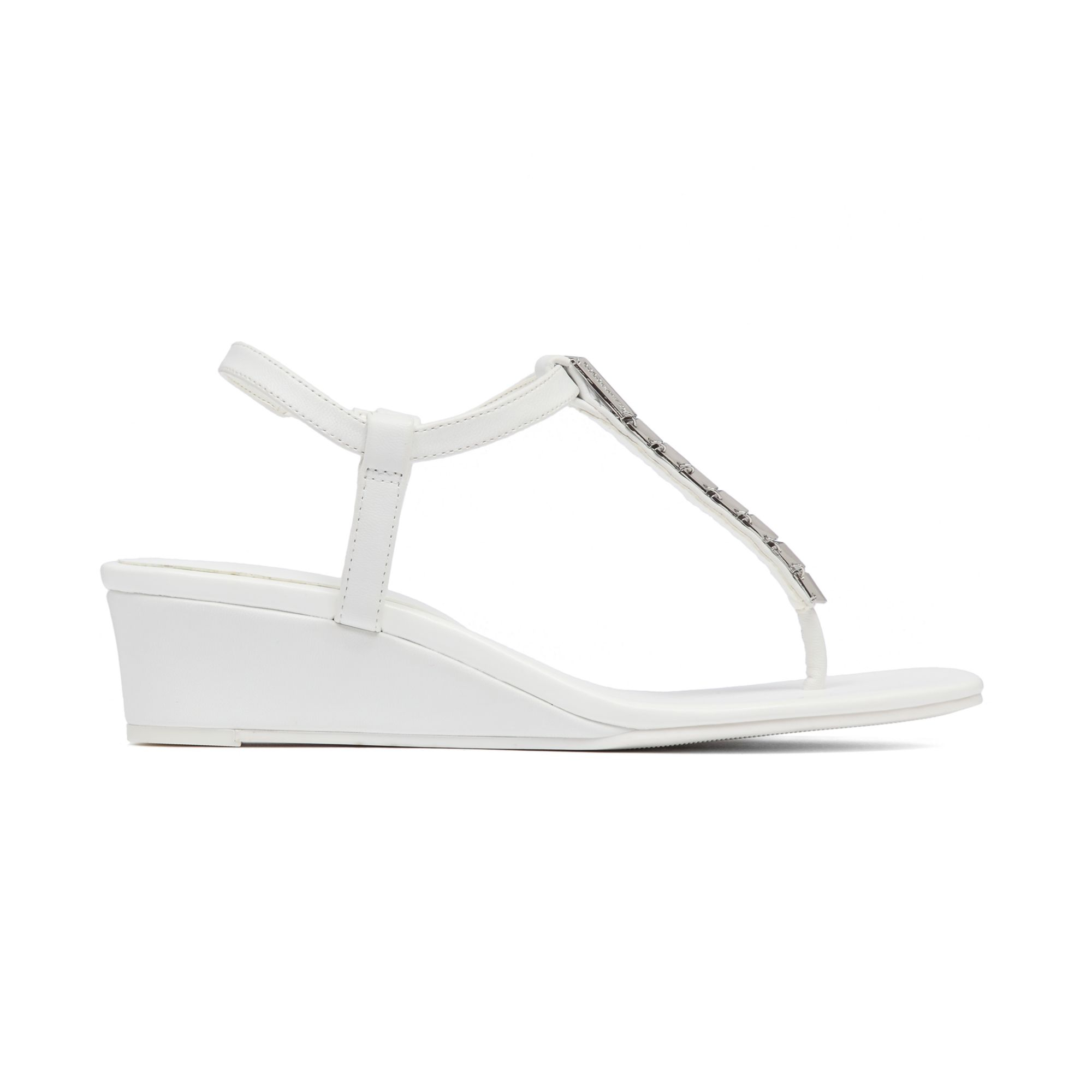 bcbgeneration thong sandals