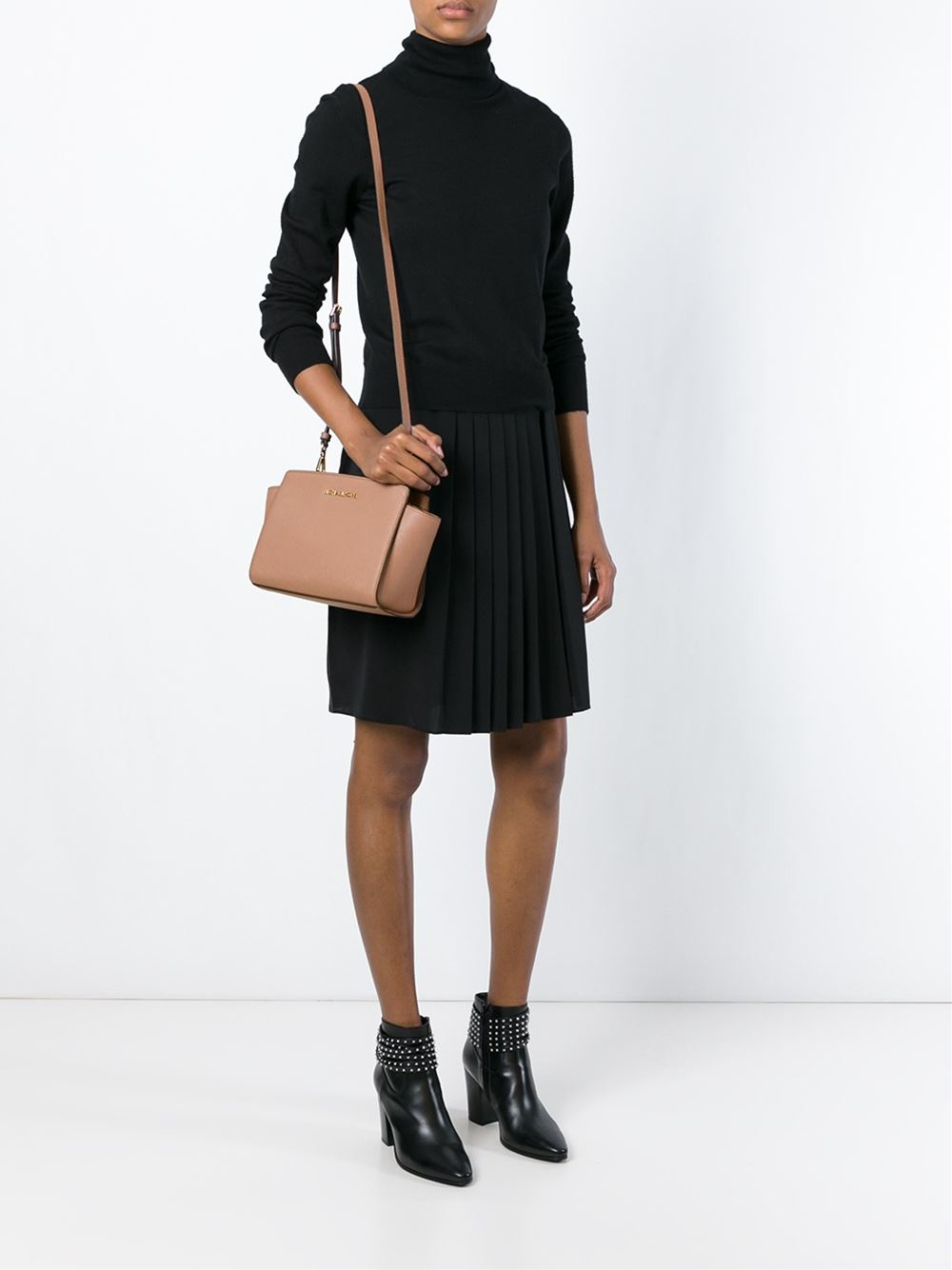 michael kors selma medium crossbody bag