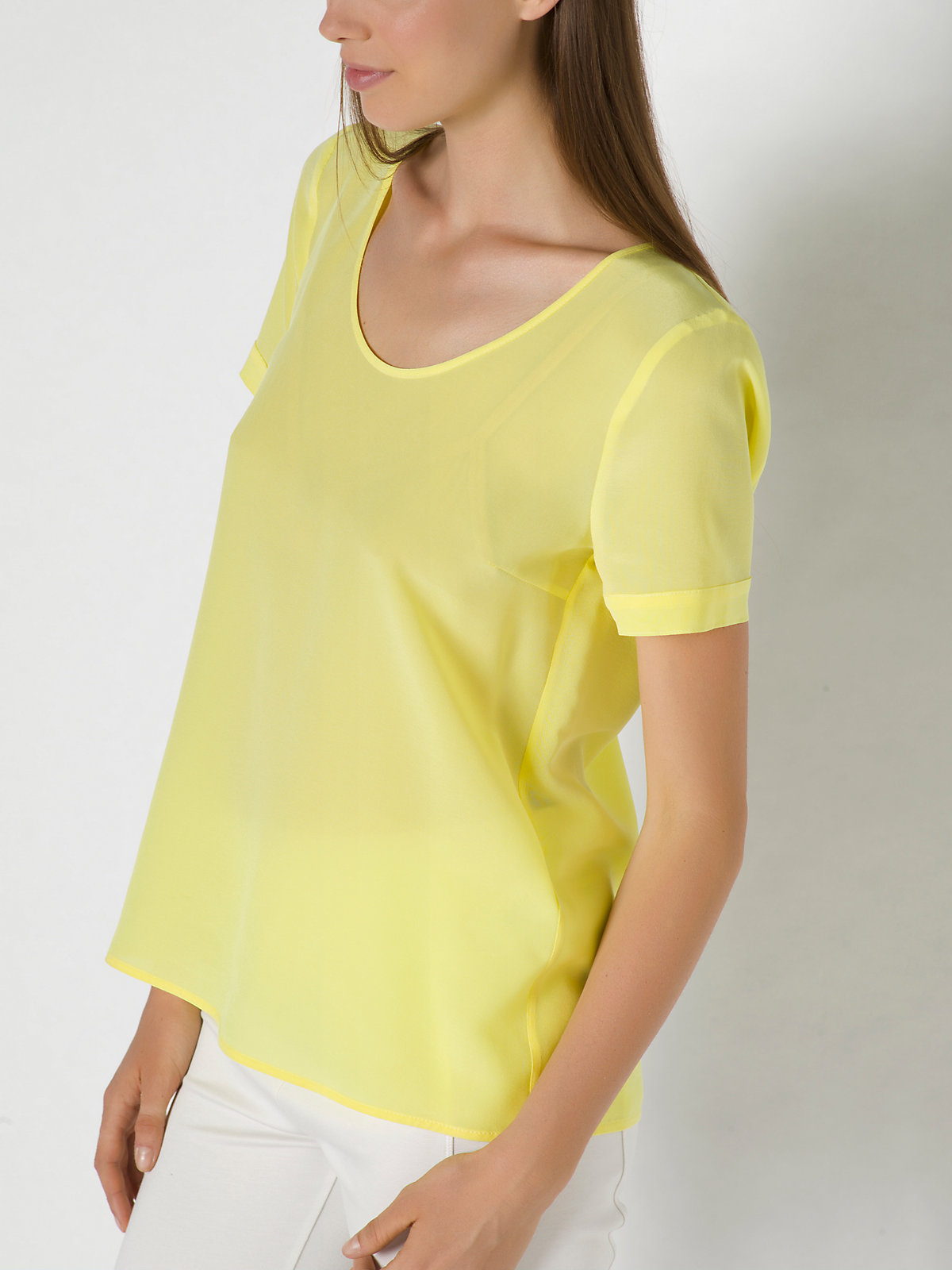 Yellow short sleeve blouse Yellow Short Sleeve T-shirts. Default Description. U.S Only, excluding AK/HI. Does not include P.O. Boxes. Orders placed before 12pm will be shipped the same business day.