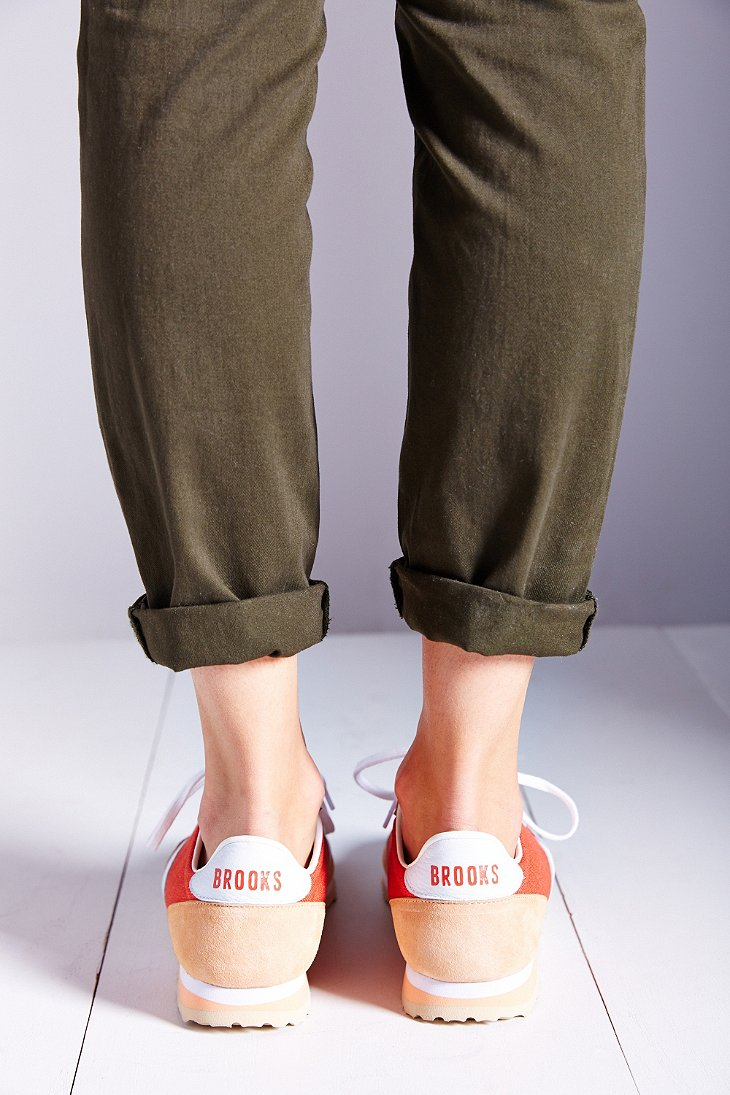 varsity vanguard shoe by brooks