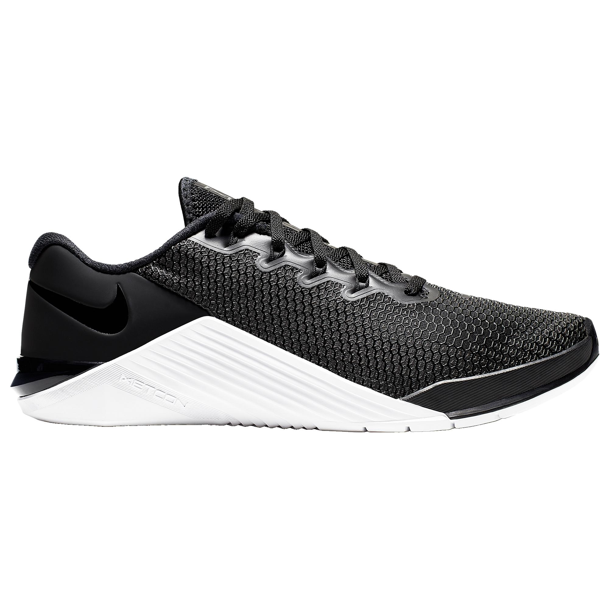 nike metcon active shoes