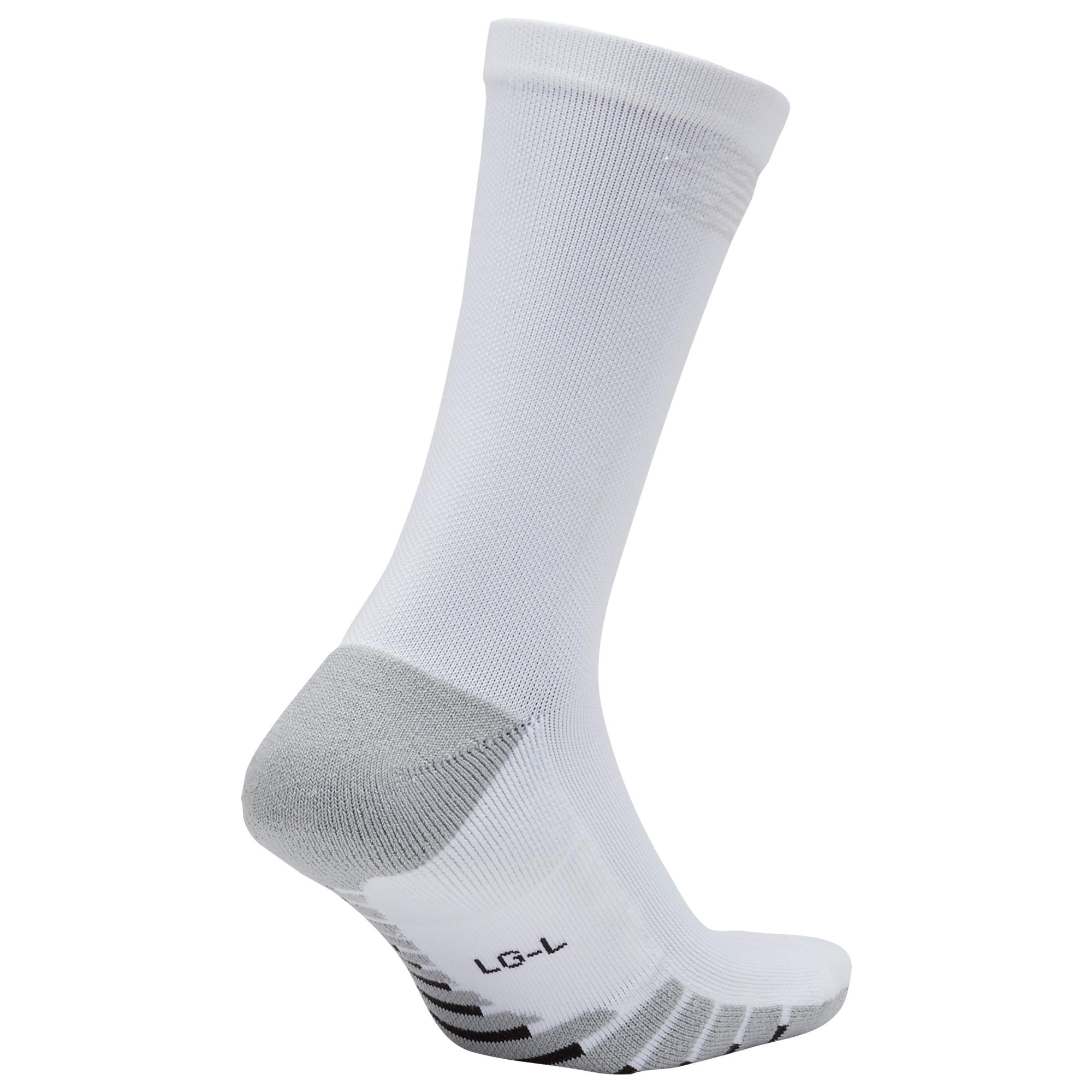 mens white nike crew socks
