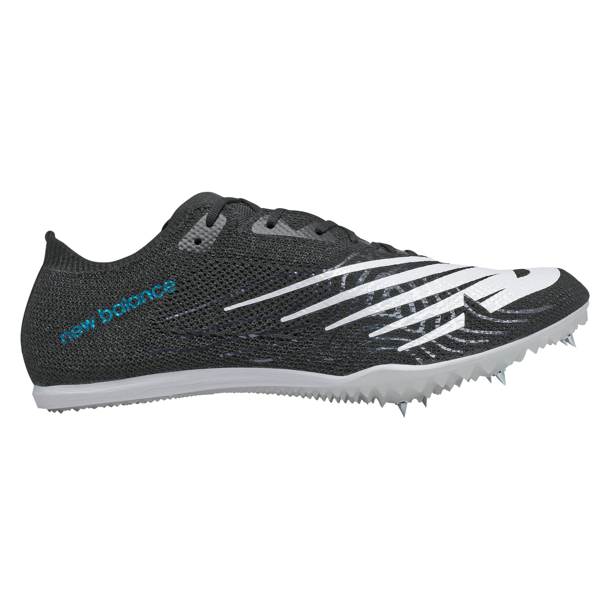 New Balance Md800 V7 in Black/White 