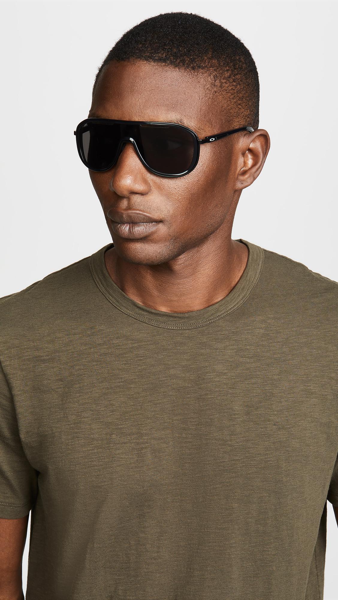 Oakley Outpace Sunglasses in Gray for 