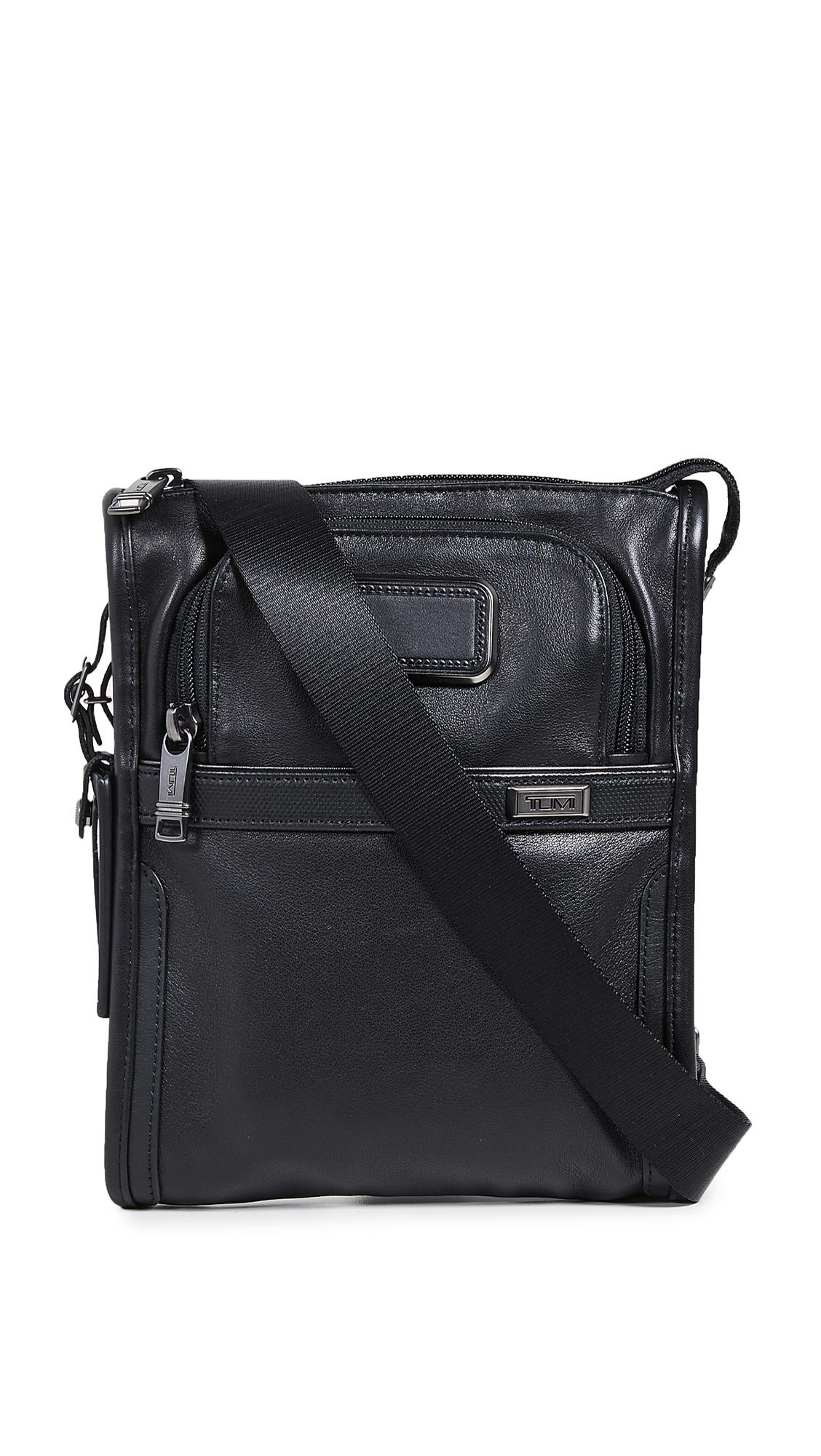 tumi man purse